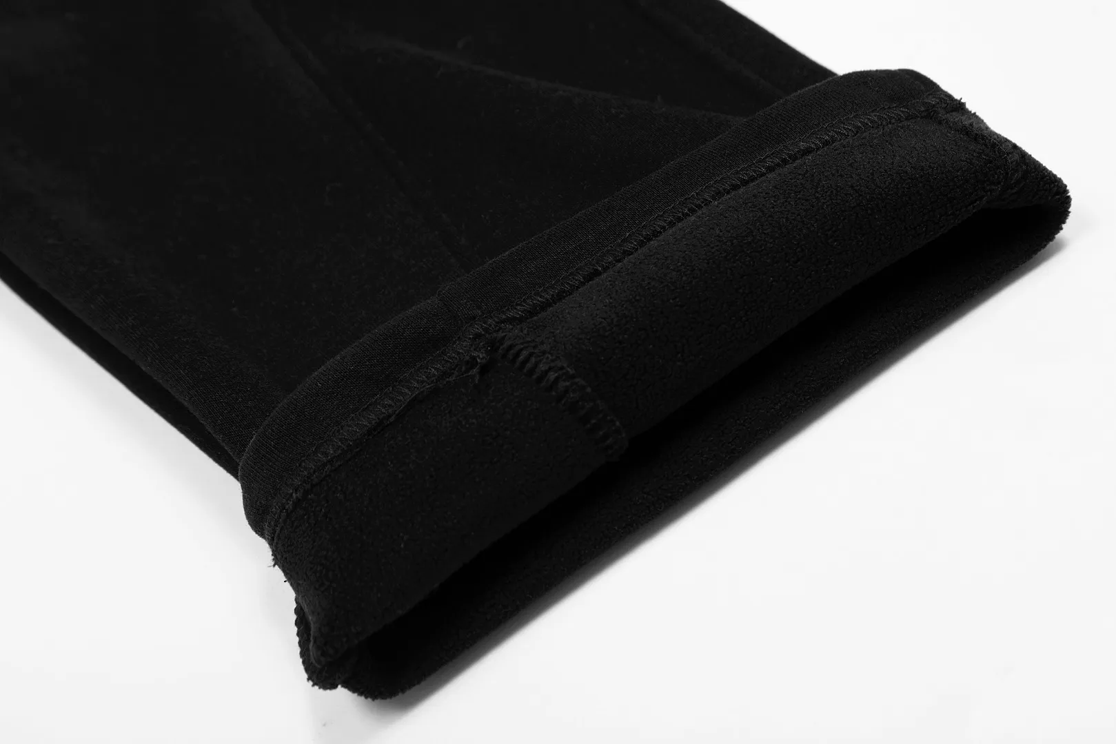 P250 Top quality" Style number: T7001# [Ralph Lauren solid color pony embroidered logo thickened and velvet wide-leg trousers] ✅Ralph Lauren classic basic versatile unisex fall and winter wide-leg spliced velvet straight pants ✅Pure cotton high-gram thick velvet fabric The upper body is comfortable and warm ✅The version is restored to the original version The maximum size can be worn up to 170 pounds Loose, comfortable and stress-free ✅The upper body is simple and easy to wear A must-have for ootd. Good-looking clothes are never picky. A must-have in couples’ wardrobes. Size: S-XL. Color: floral gray black.